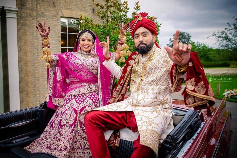 asian-wedding-photography-blissful-asian-couple-exchanges-vows-joyfully