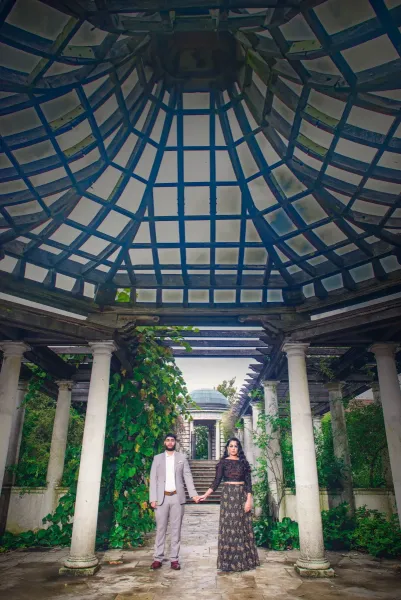 couple photography under a grand canopy.