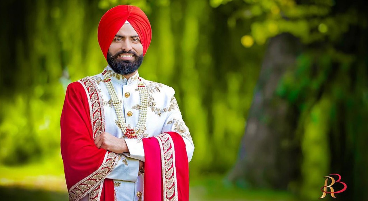Sikh Wedding Groom Pose