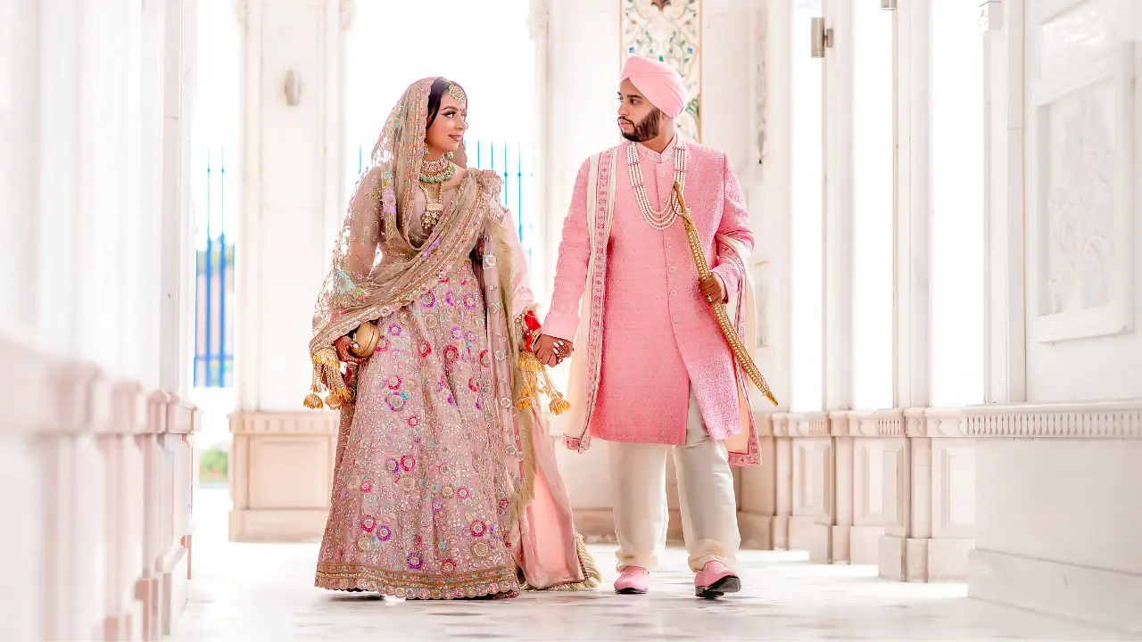 Sikh wedding couple in Gurdwara