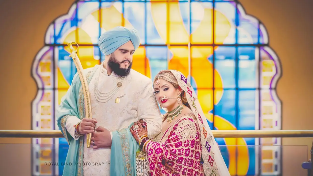 Sikh couple in Gurdwara