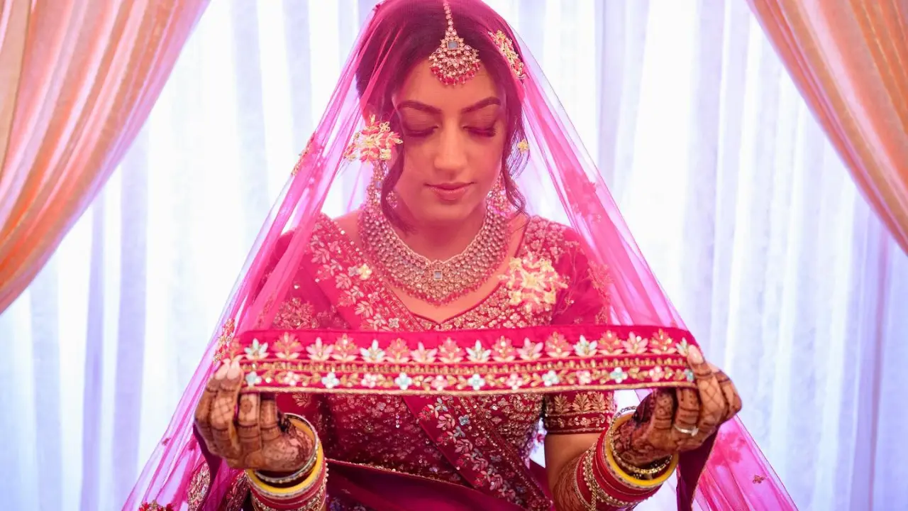 Sikh bridal posing on her Anand Karaj